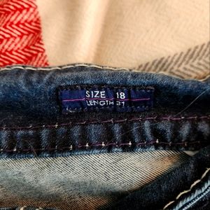 Vigoss size 18 low waist boot cut jeans